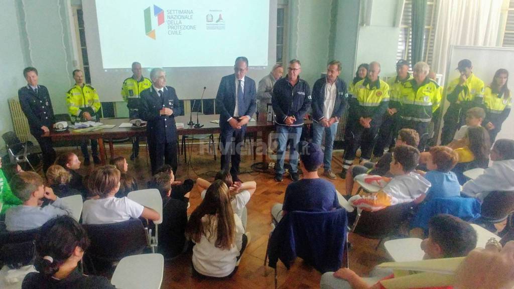 Sanremo, gli alunni della scuola Pascoli a lezione di protezione civile