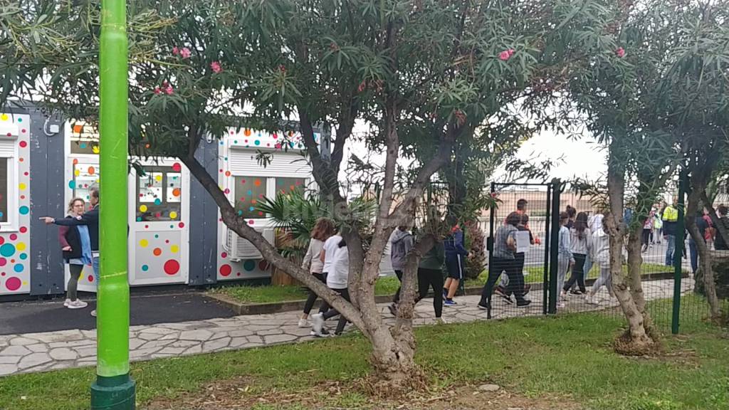 Sanremo, prova di evacuazione alle scuole Pascoli