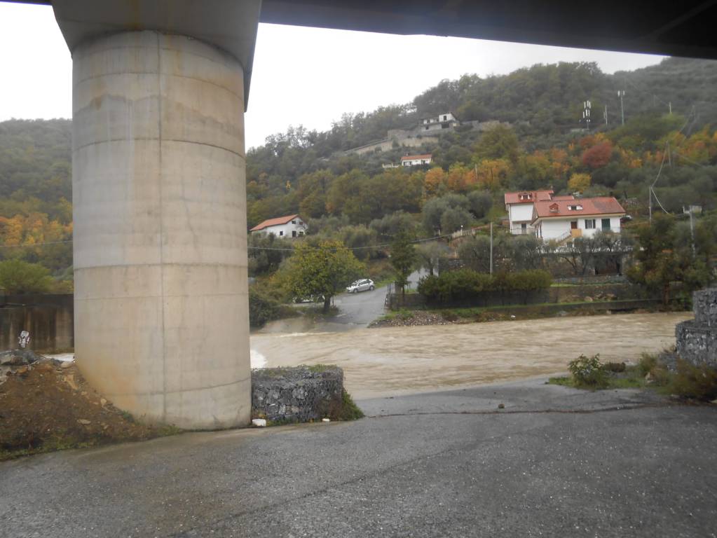 Maltempo, emergenza a Pontedassio: 11 famiglie di frazione Santa Lucia  isolate da ben 5 giorni