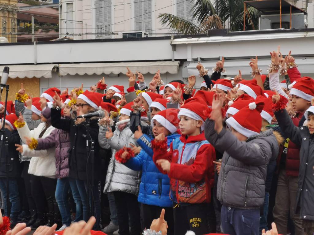 Buone Feste a tutti con “Mille voci e…un Rubino”