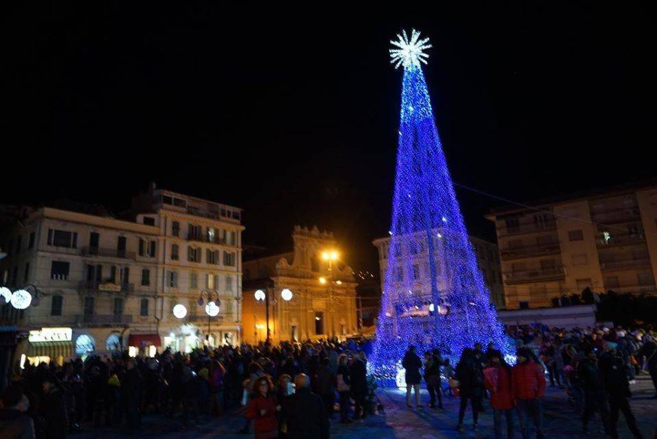 albero di Natale piazza colombo