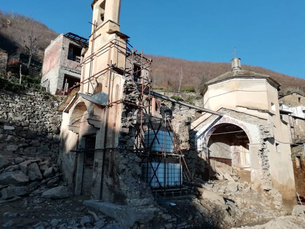 Rezzo, critica la situazione a Cenova. Sindaco Adorno: «Lavoriamo per portare a casa sfollati per Pasqua»