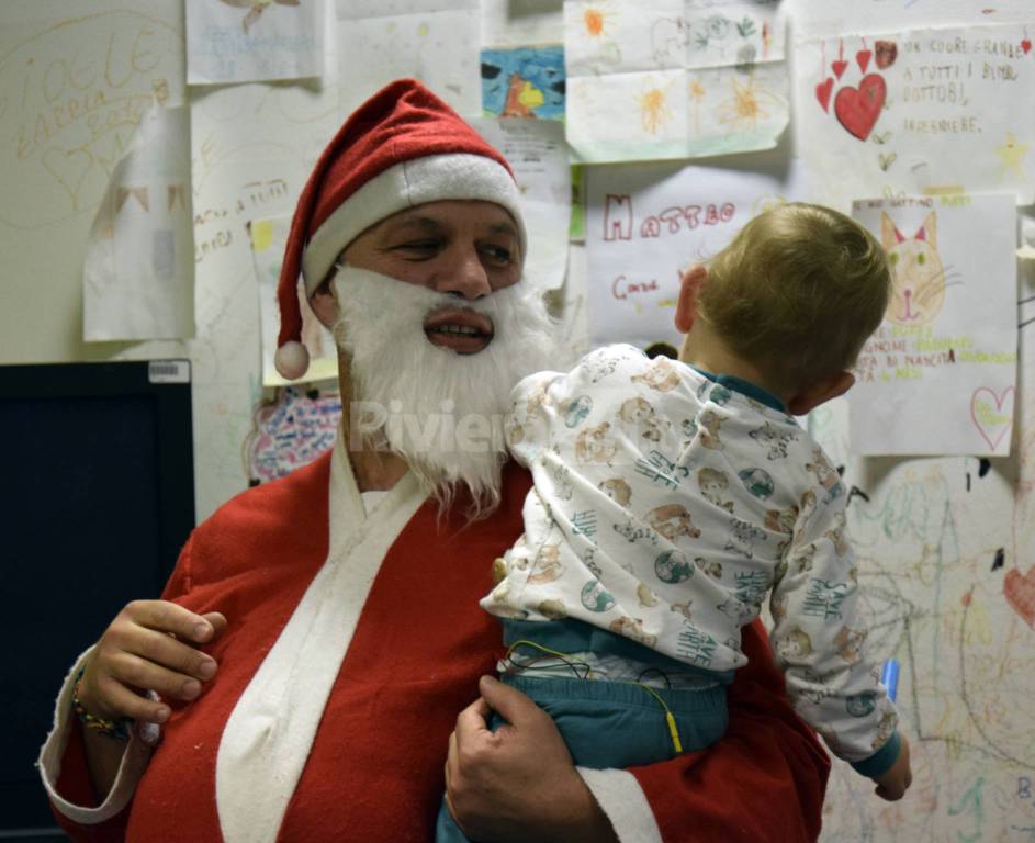 Babbo Natale della Questura alla Pediatria di Sanremo