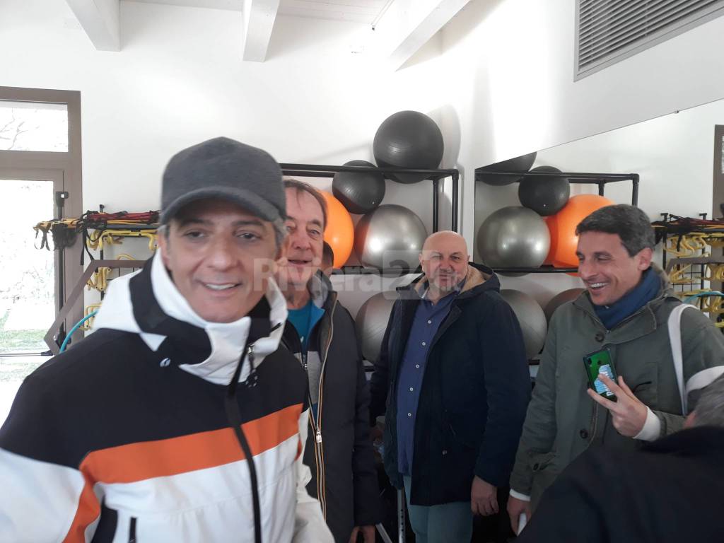 Bordighera, Fiorello arriva al Piatti Tennis Center ed è subito show