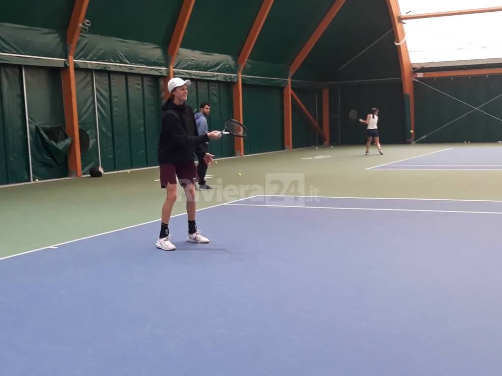 Riviera24- Fiorello gioca a tennis con Sinner