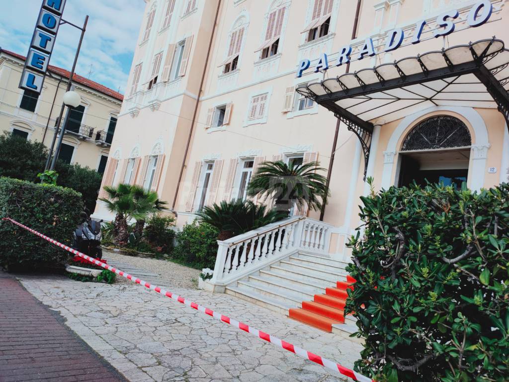 Coronavirus, in rianimazione al San Martino l’ospite dell’hotel Paradiso di Diano Marina