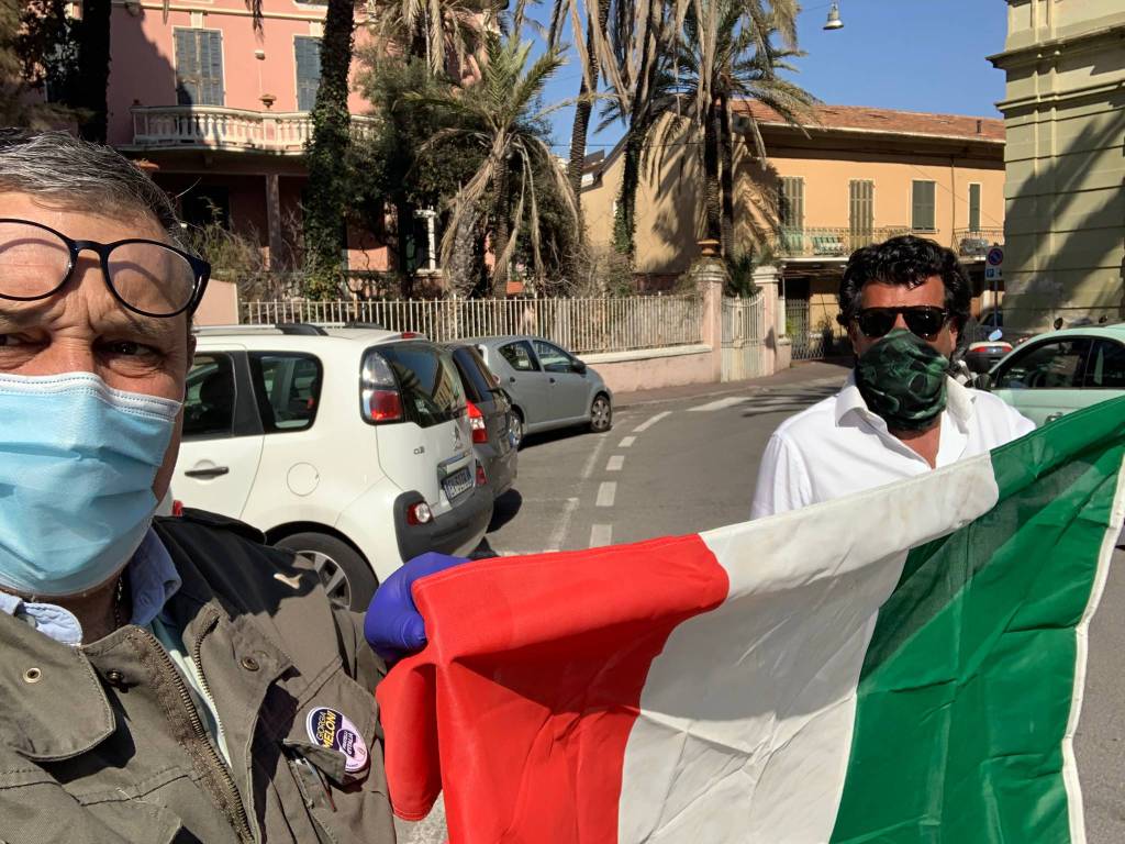 Fratelli d’Italia di Bordighera consegna colombe di Pasqua a protezione civile, forze dell’ordine e operatori sanitari