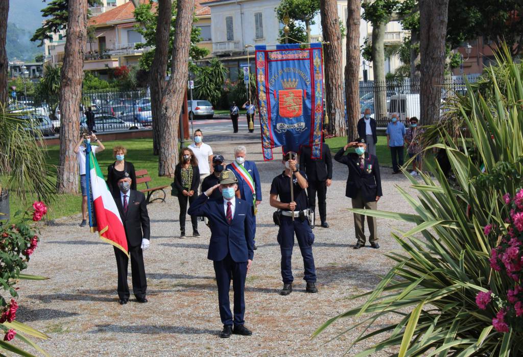 Ventimiglia, l’associazione nazionale di Genieri e Trasmettitori partecipa alla cerimonia del 2 giugno