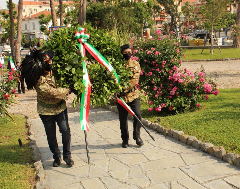 Ventimiglia, l’associazione nazionale di Genieri e Trasmettitori partecipa alla cerimonia del 2 giugno