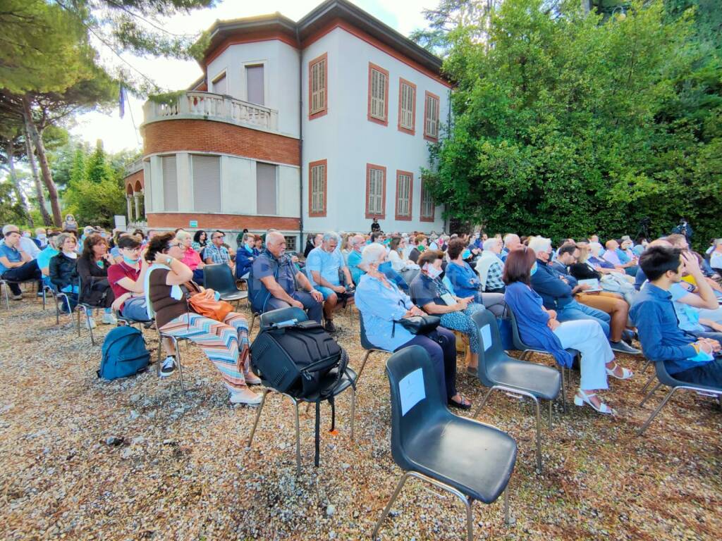 La conferenza di Luca Mercalli nel parco di Villa Faravelli