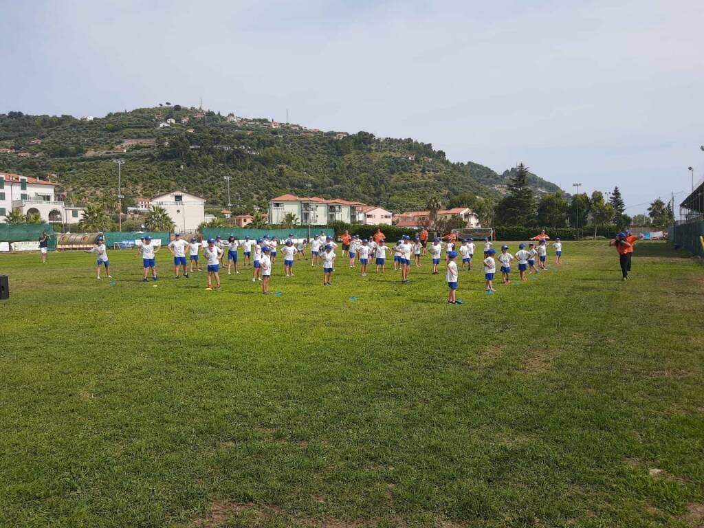 Conclusa la 1ª edizione dell’Educamp Coni Taggia&ValleArgentina, il campione di canotaggio Federico Garibaldi consegna i diplomi