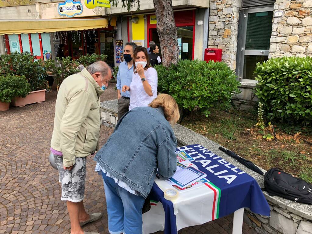 Ignazio La Russa e Francesco Lollobrigida nei gazebo dell’Imperiese di Fratelli d’Italia