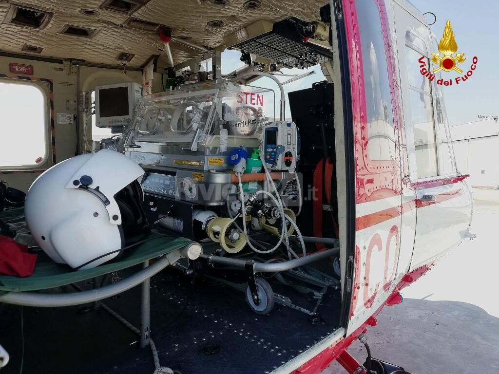 In volo con Drago neonato elitrasportato al Gaslini dall’ospedale di Imperia