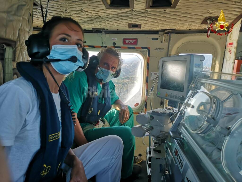 In volo con Drago neonato elitrasportato al Gaslini dall’ospedale di Imperia