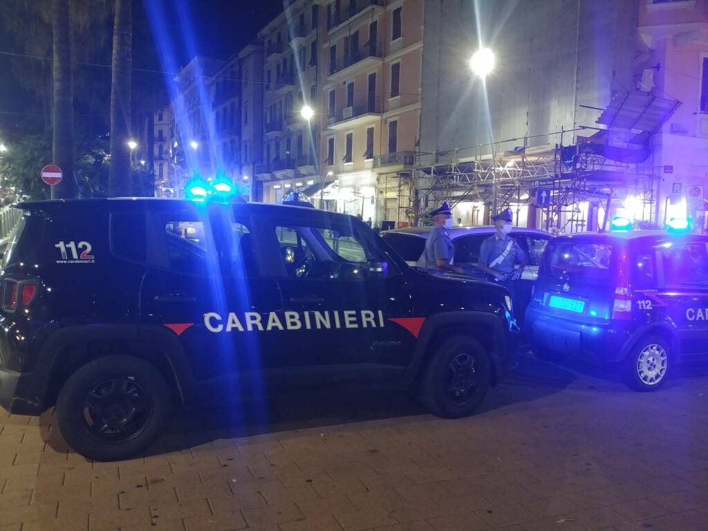 Riviera24 - carabinieri notturna