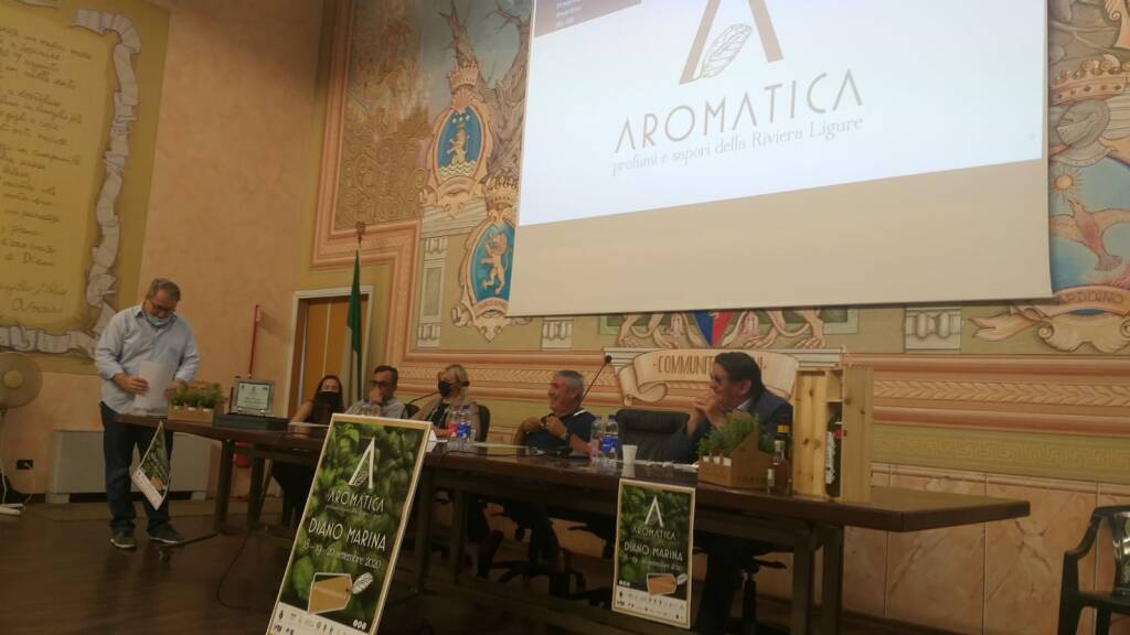 conferenza stampa aromatica