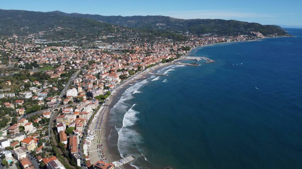 veduta dall'alto golfo dianese