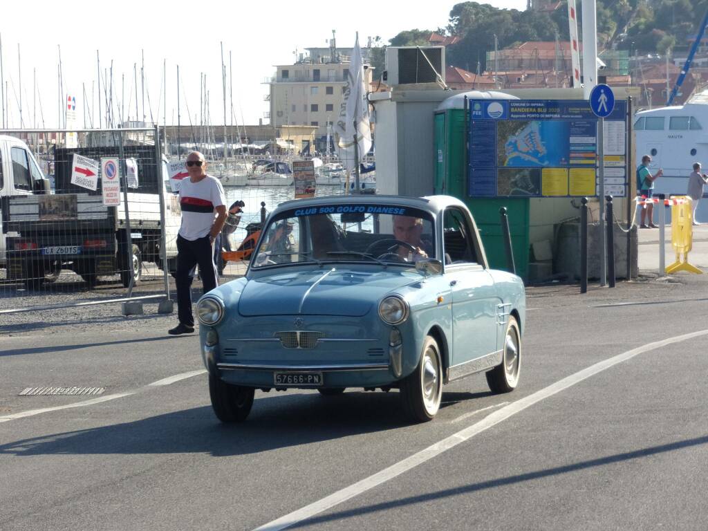 Mercatoretrò, esposizione di auto e moto d’epoca a Imperia