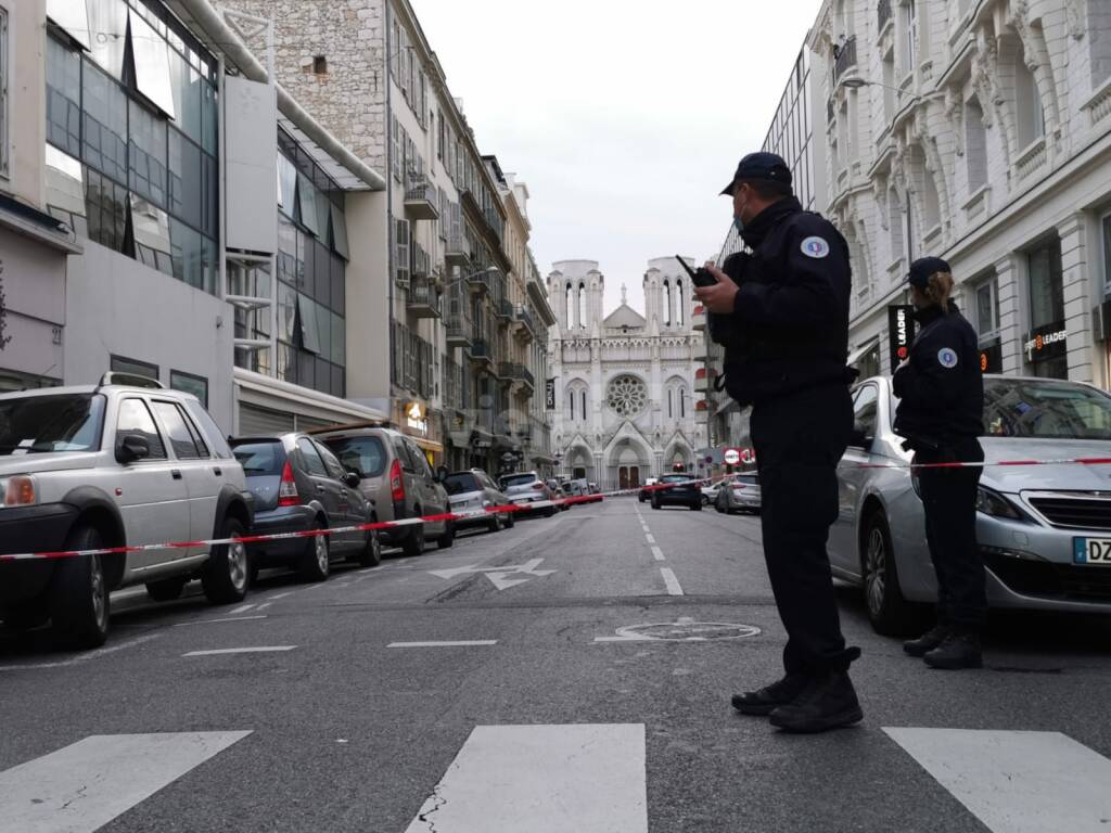 Attentato di Nizza, in Francia un numero verde per segnalare i sospetti terroristi