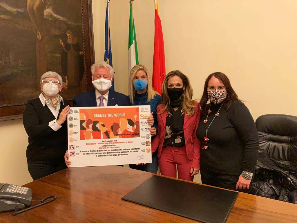 Ventimiglia, il Comune aderisce alla campagna internazionale “Orange the world 2020”