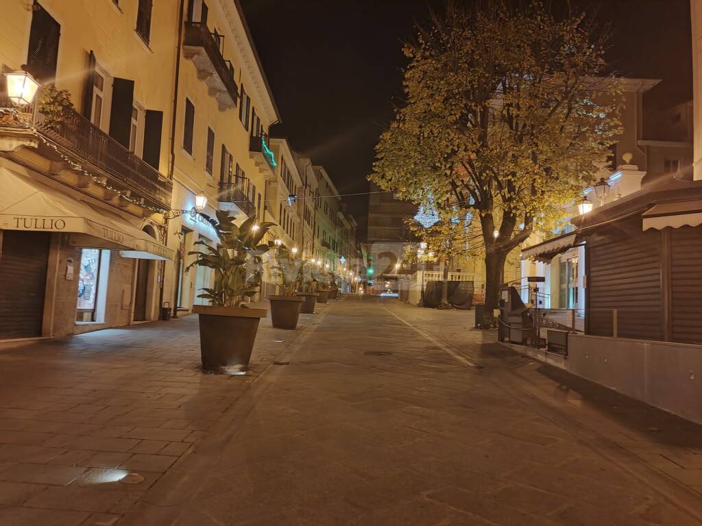 Imperia, San Leonardo accende le luminarie natalizie