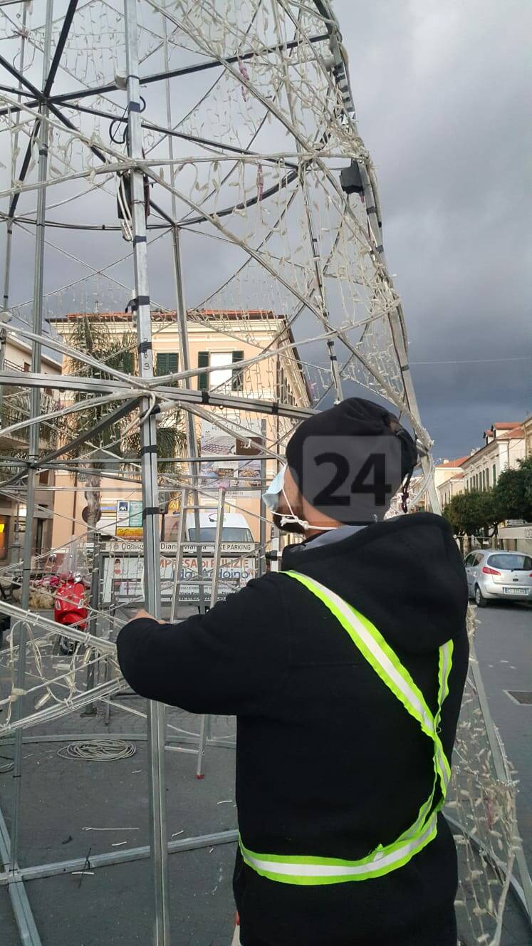 Diano Marina, accese le luminarie natalizie