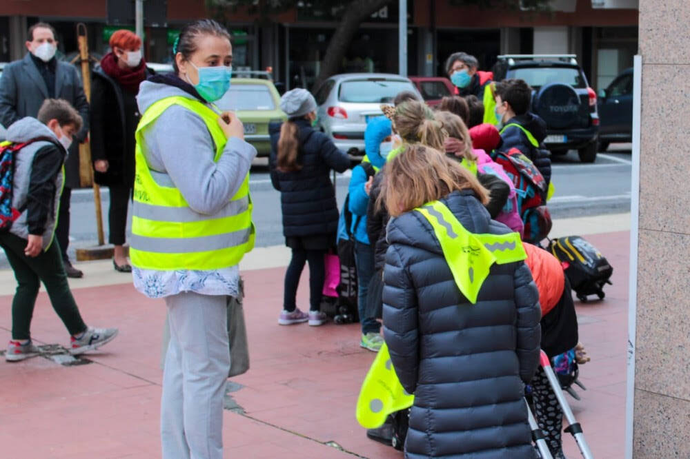 A Imperia gli alunni prendono il Pedibus: «Attivo su due scuole, vogliamo potenziarlo in tutta la città»