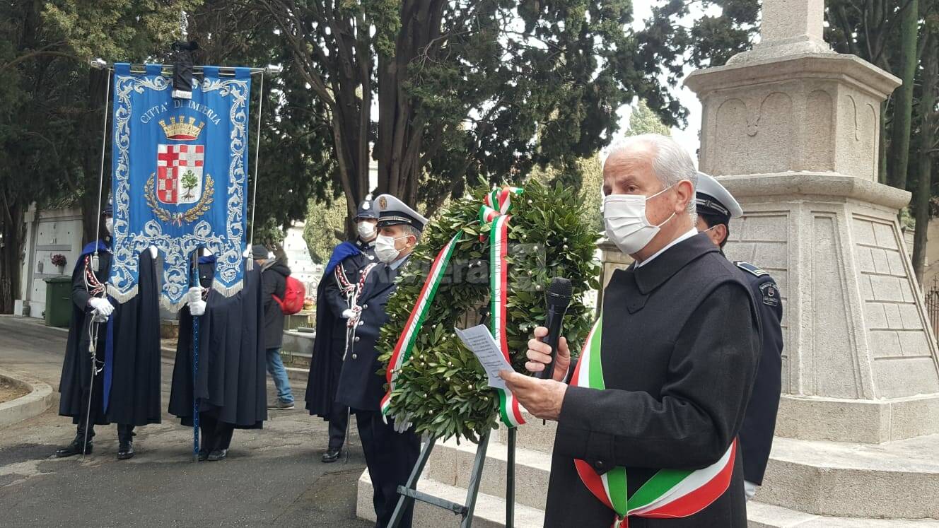 Imperia, vittime del Covid, la cerimonia al cimitero di Oneglia 