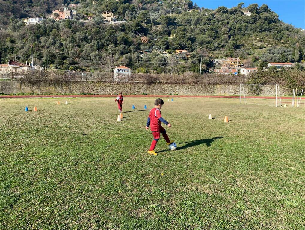 Calcio, giornata di perfezionamento tecnico individuale alla Polisportiva Vallecrosia Academy