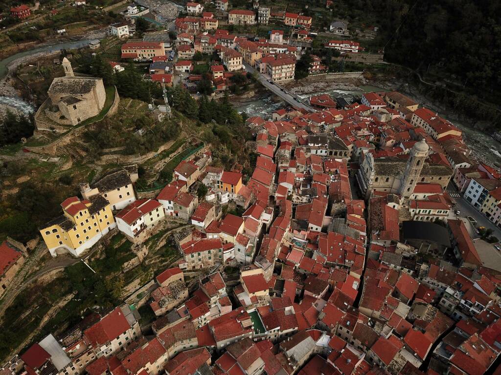 Badalucco, il Sindaco lancia una raccolta fondi per ristrutturare la chiesa di Santa Maria Assunta e San Giorgio