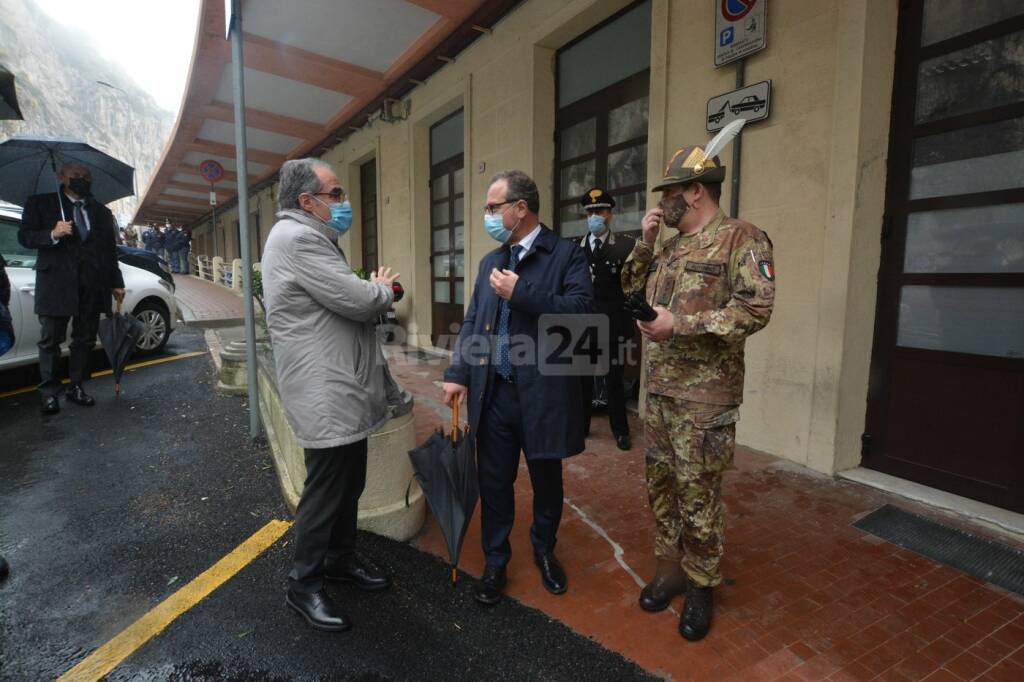 Sottosegretario Difesa a Ventimiglia, «Per migranti rete accoglienza». Disponibilità da Pigna e Bordighera