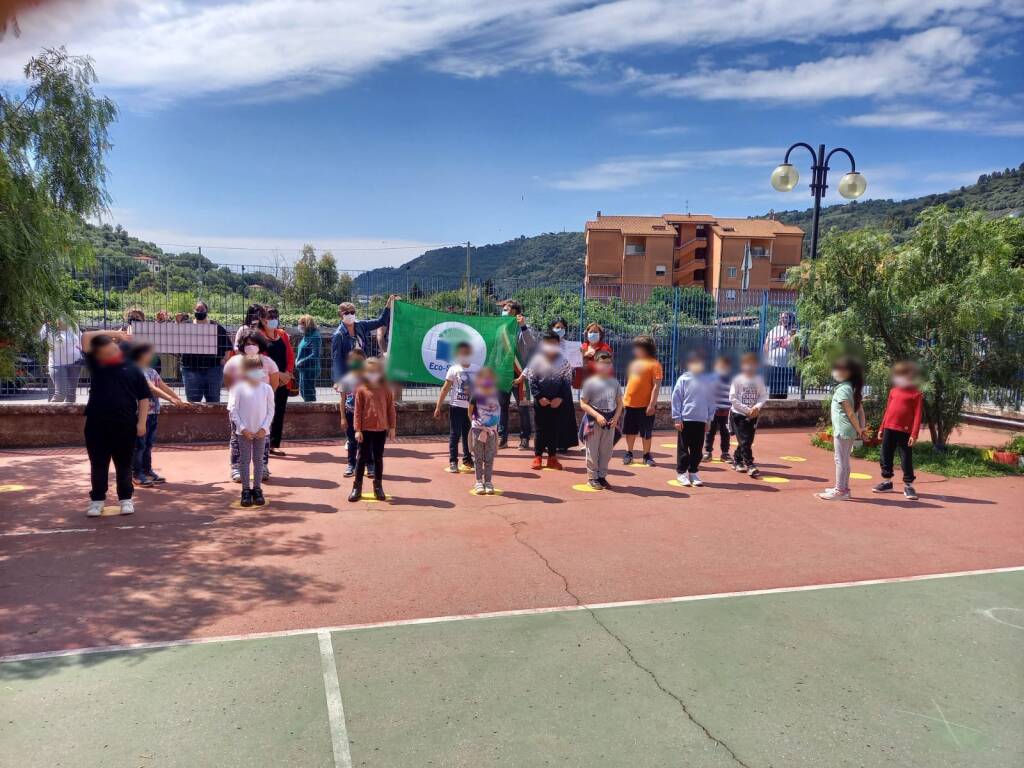 Bandiera verde alla scuola di Camporosso Capo