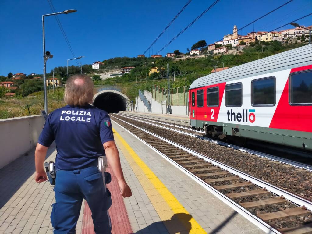 Diano Marina, tragedia in galleria: donna travolta e uccisa dal treno