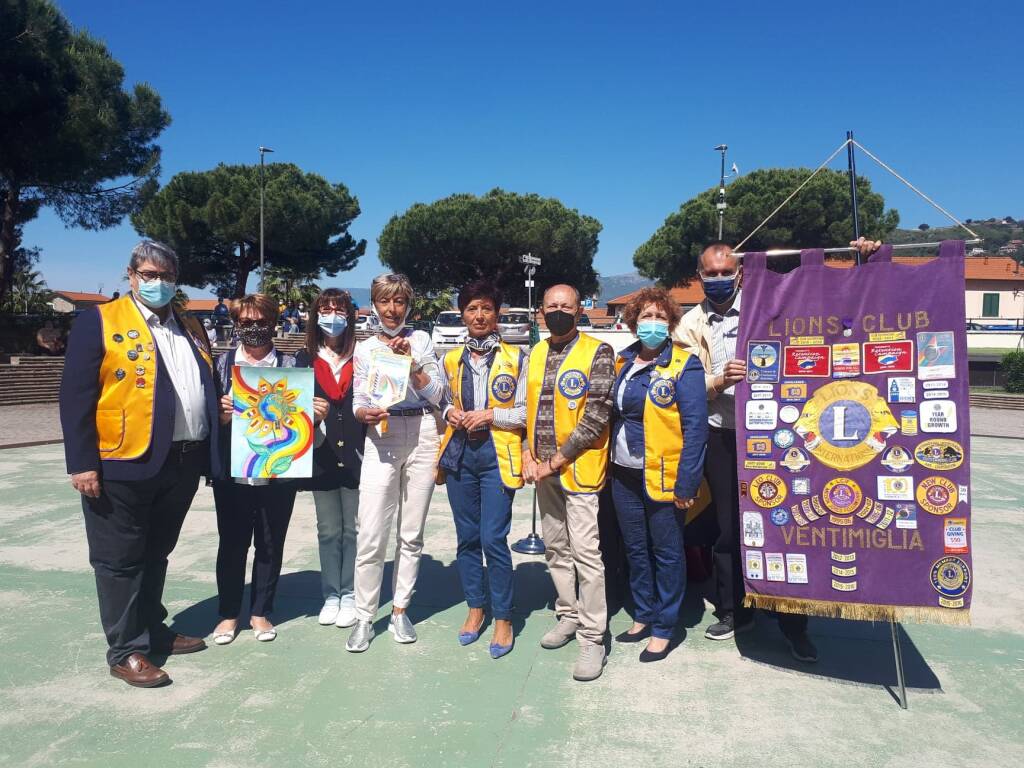 La scuola media Andrea Doria di Vallecrosia protagonista del concorso “Un poster per la pace”