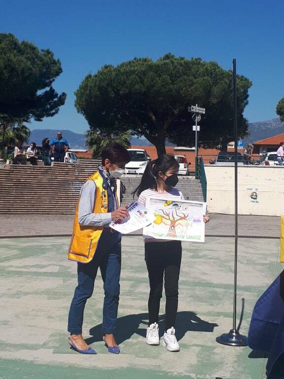 La scuola media Andrea Doria di Vallecrosia protagonista del concorso “Un poster per la pace”