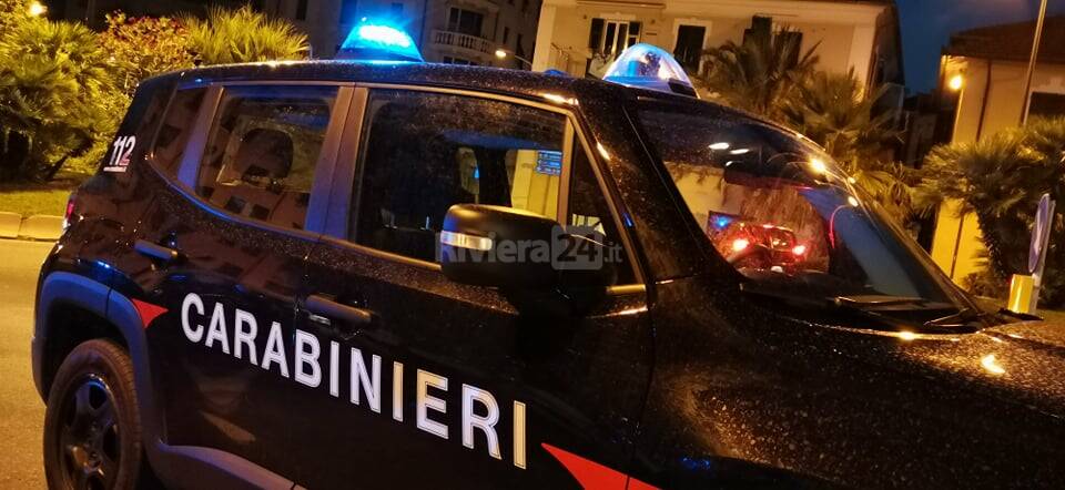 Imperia, massacrata di botte dal figlio: donna perde l’occhio