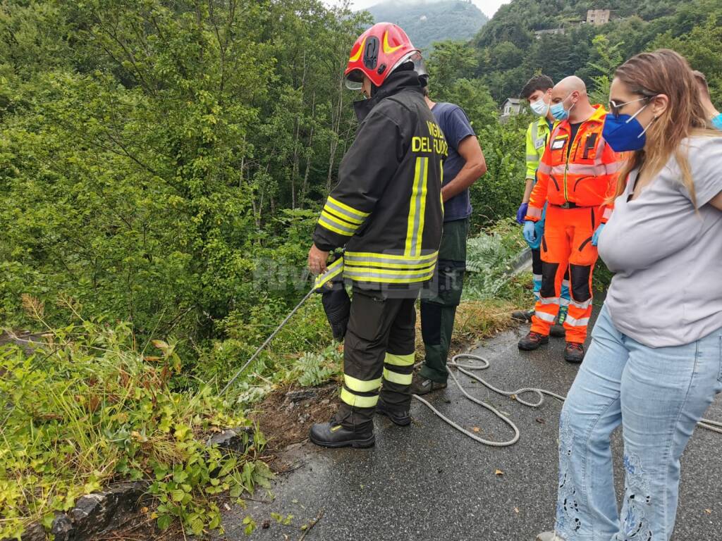 Pigna, con la Panda finisce nel dirupo: ferito giovane automobilista