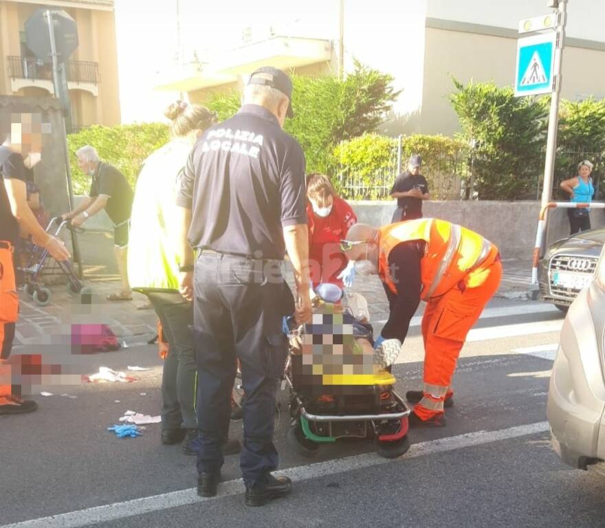 San Bartolomeo al Mare, incidente sull’Aurelia: grave una donna