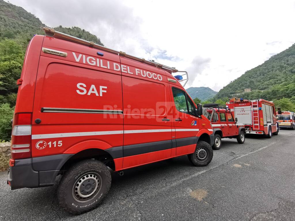 Rocchetta Nervina, restano bloccati nel rio Barbaira mentre praticano canyoning: tre giovani recuperati dai vigili del fuoco