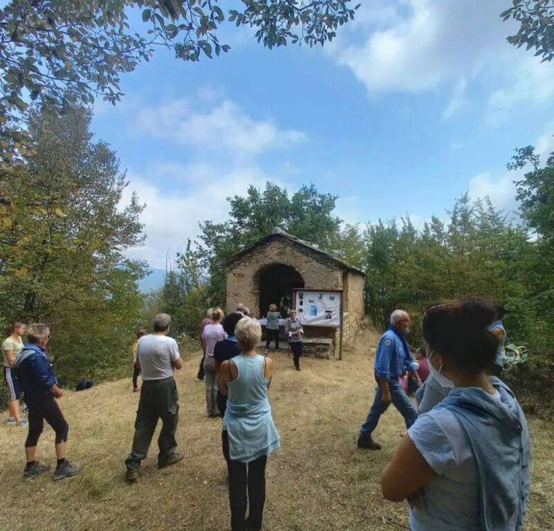 Rezzo, raccolta fondi per il restauro della chiesetta dedicata a San Bernardo e il mantenimento della strada