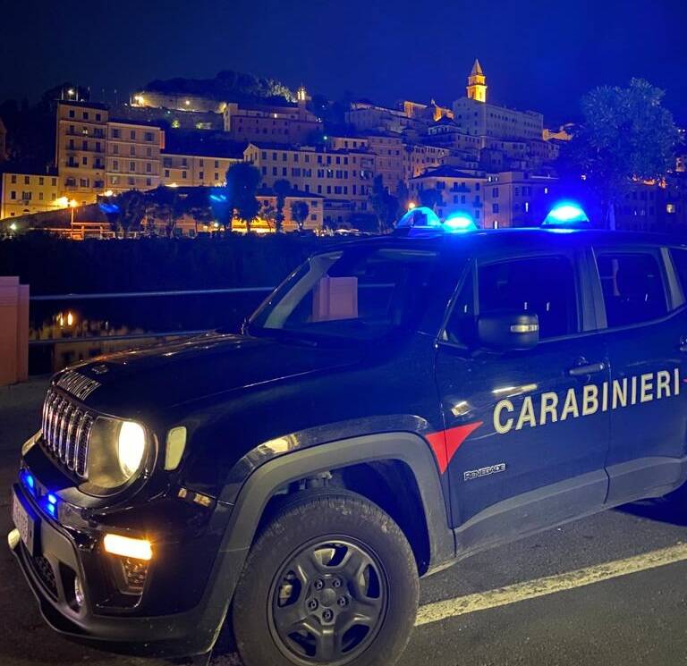 Occupano abitazione a Ventimiglia, cinque nordafricani denunciati dai carabinieri