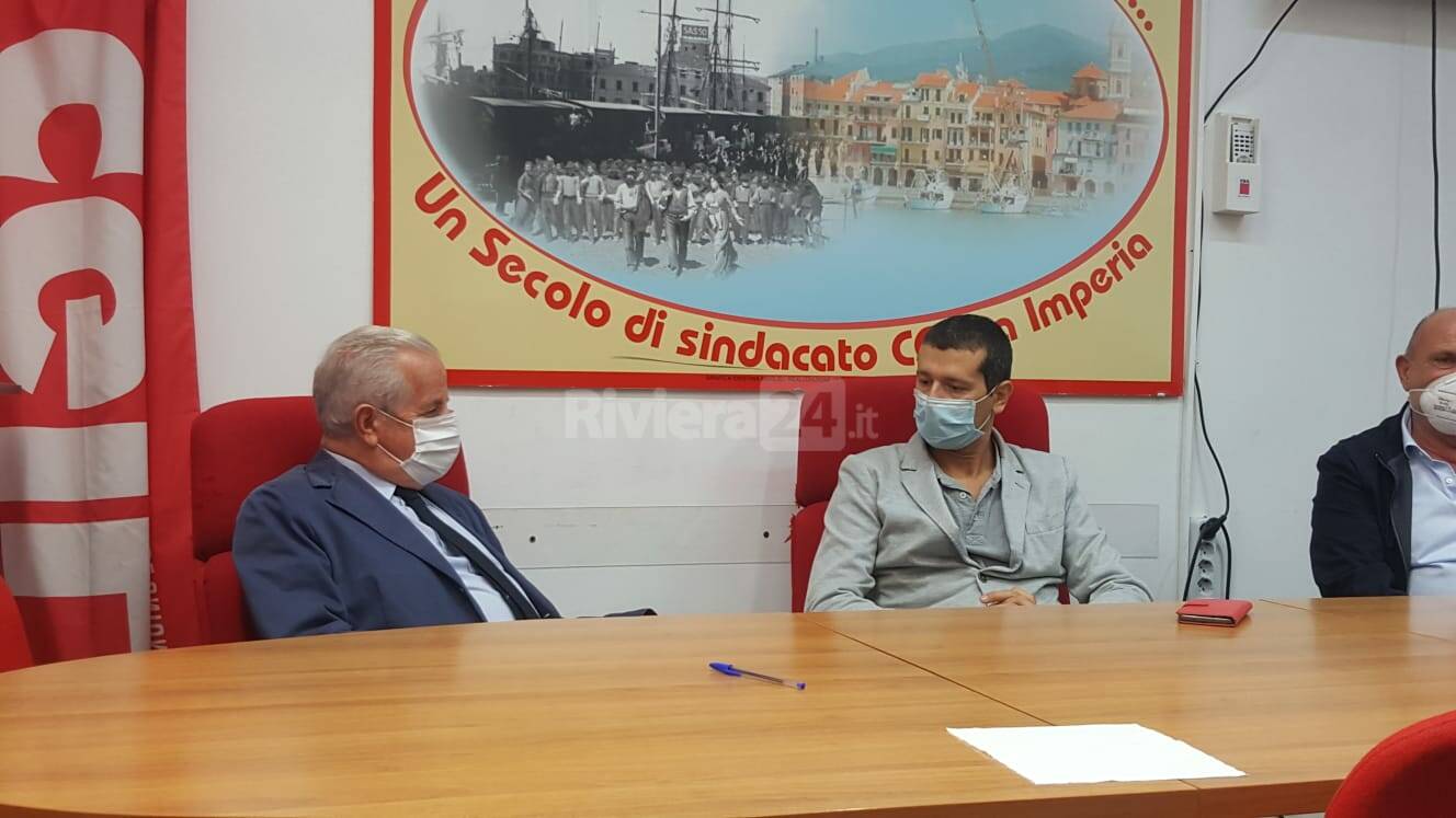 Presidio alla Camera del lavoro della Cgil di Imperia