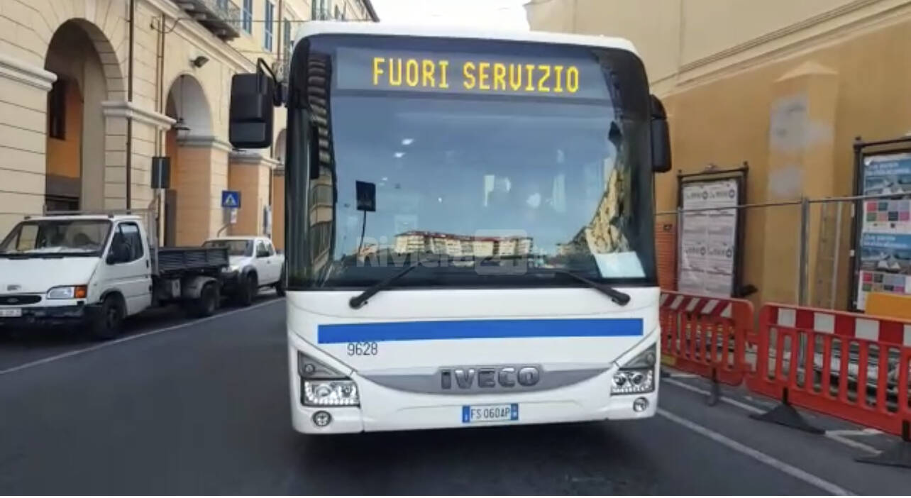 Fuga di autisti da Riviera Trasporti, i sindacati: «Condizioni di lavoro inaccettabili»