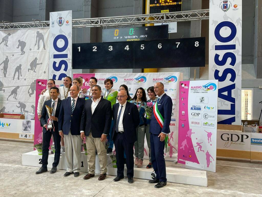 Sport, il presidente Toti insieme al principe Alberto di Monaco ai mondiali di bocce ad Alassio