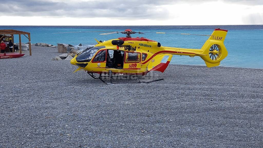 grifo elisoccorso spiaggia bordighera