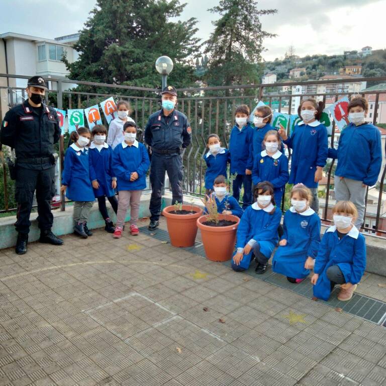 Sanremo, la scuola Rubino festeggia gli alberi