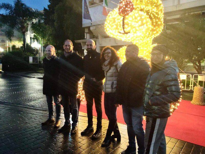 Il Sindaco di Diano Marina accende le luminarie natalizie che danno il via agli eventi fino al 6 gennaio