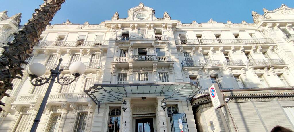 Sanremo, Palazzo Bellevue dovrà riassumere “il vigile in mutande” e pagargli gli arretrati