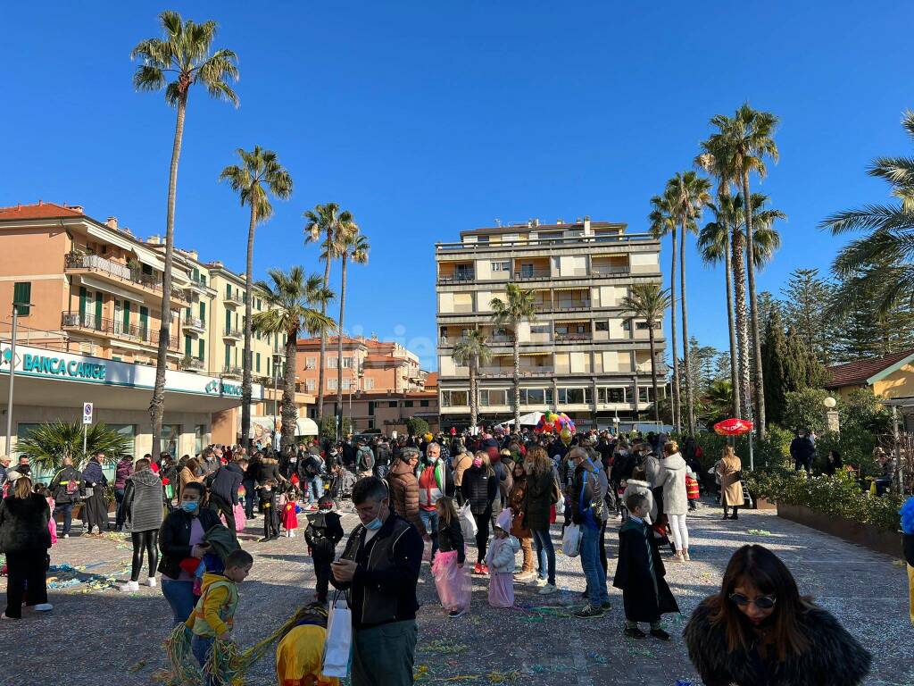 Divertimento, colori e spettacolo alla manifestazione “Carnevale in masche…rina” a Bordighera