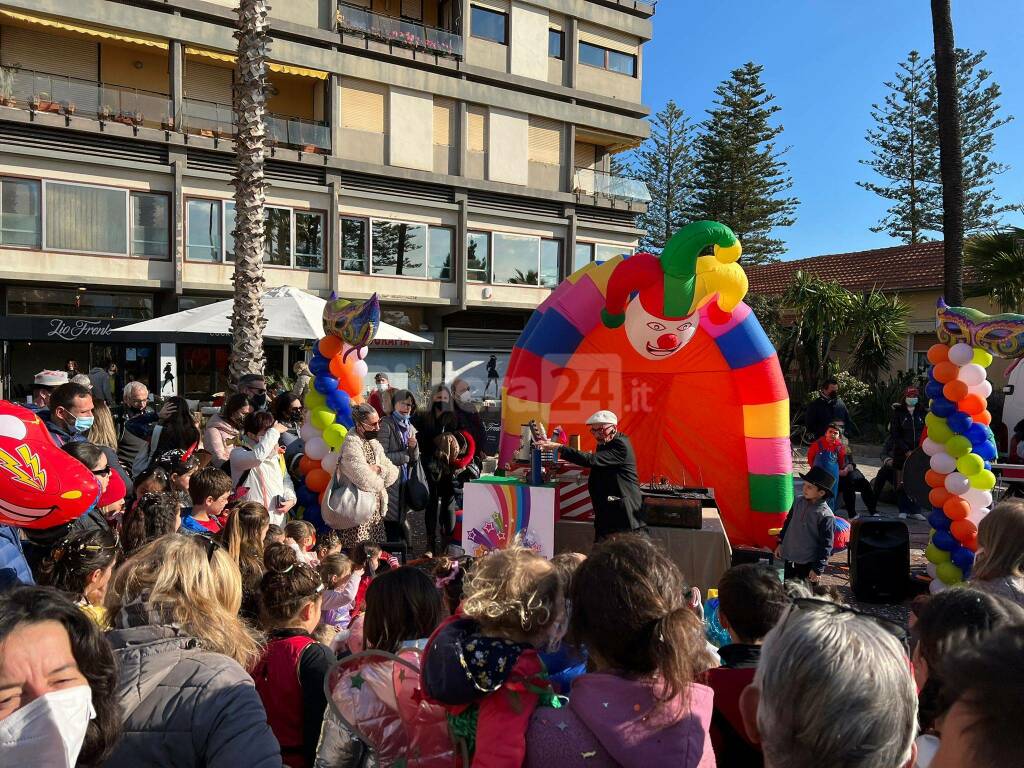 Divertimento, colori e spettacolo alla manifestazione “Carnevale in masche…rina” a Bordighera